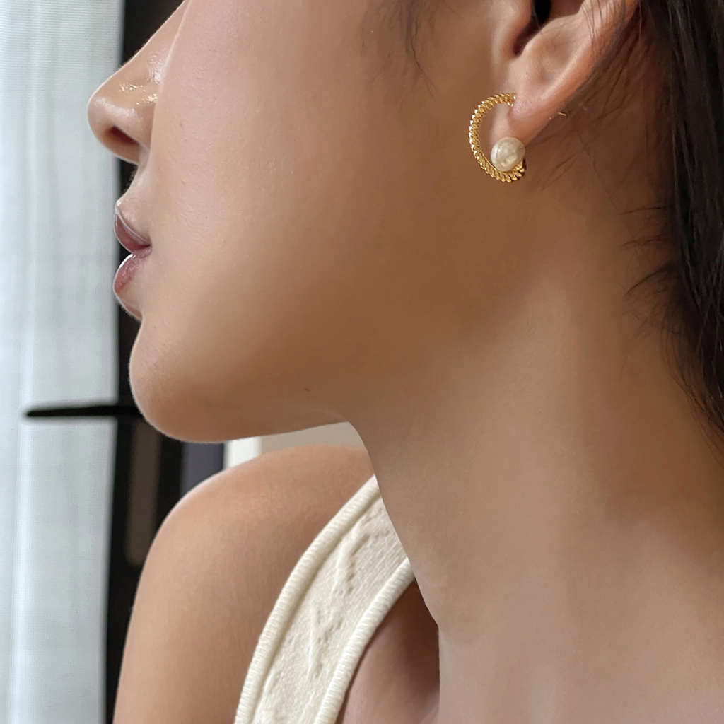 Elegant Retro ถักต่างหูมุกโลหะหญิง s925 เข็มเงิน High-End ต่างหูเรียบง่าย - รูปที่ 2