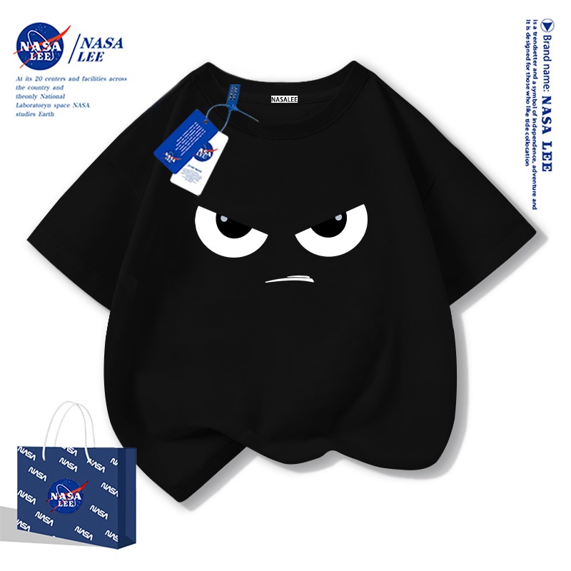 NASA สไตล์อเมริกัน เทรนด์ใหม่ปี 2025เสื้อยืดแขนสั้นผ้าคอตตอนสำหรับเด็ก ลายการแสดงอารมณ์กัดฟันฤดูร้อน