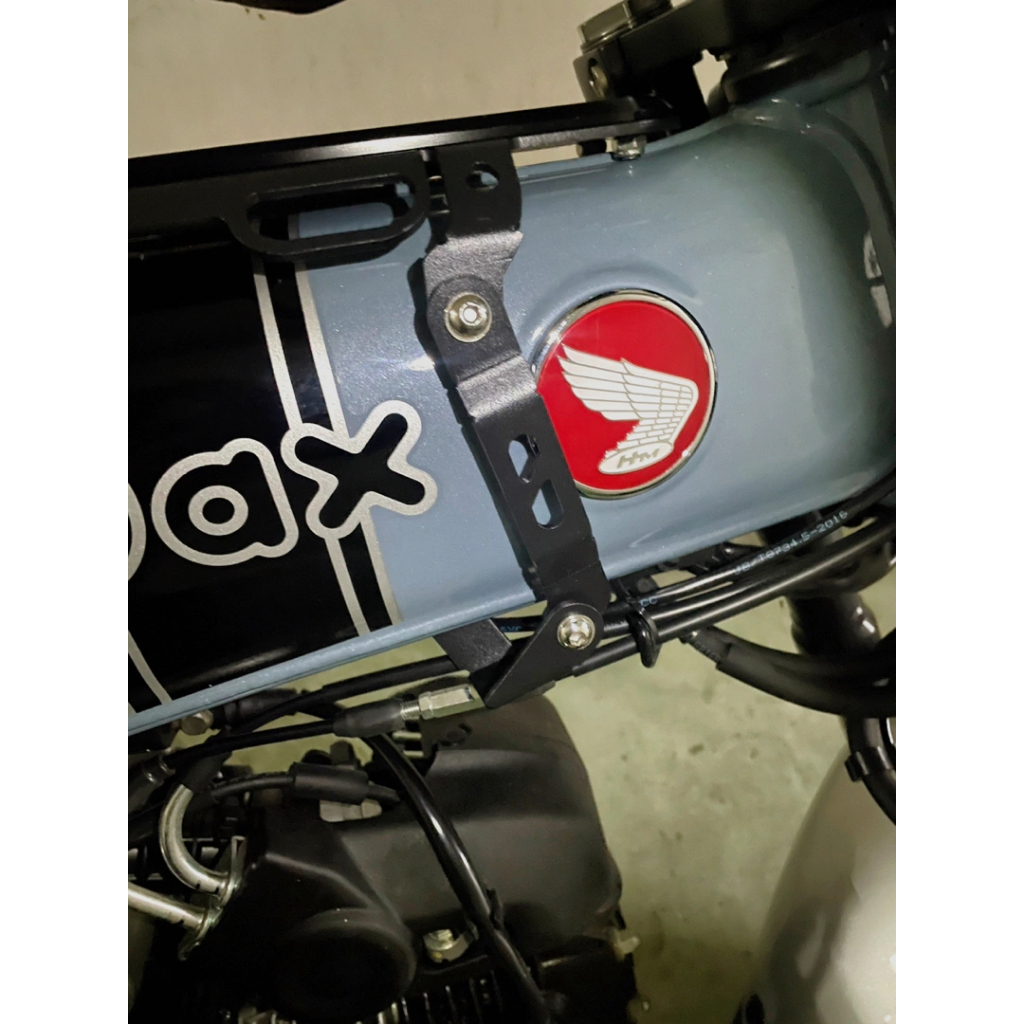 ชั้นวางของกลางเรือ ขนาดเล็ก ลายนูน CNC3D สําหรับ HONDA DAX125 ST125 Dachshund 2023 - รูปที่ 7