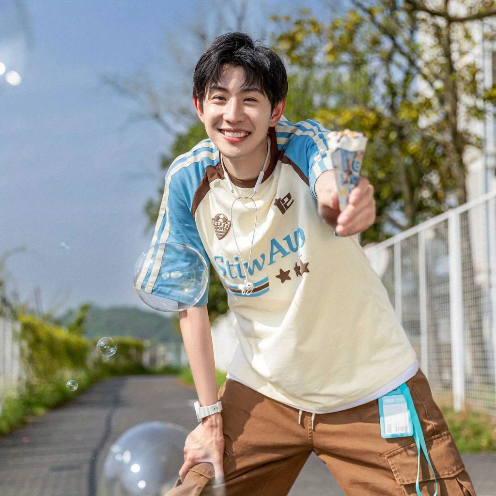 🔥BECoolMan🔥 เสื้อยืดผู้ชาย ฤดูร้อนรุ่นใหม่ เย็บติดยอดนิยม สีตัดกัน แมทช์ลุคง่าย สไตล์วิทยาลัยขั้นสูง