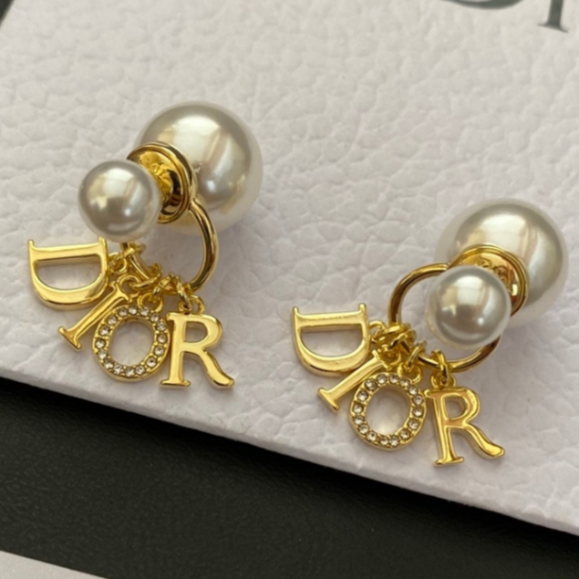 ต่างหู Peal ชุบทอง 18K CD LOGO เพชร