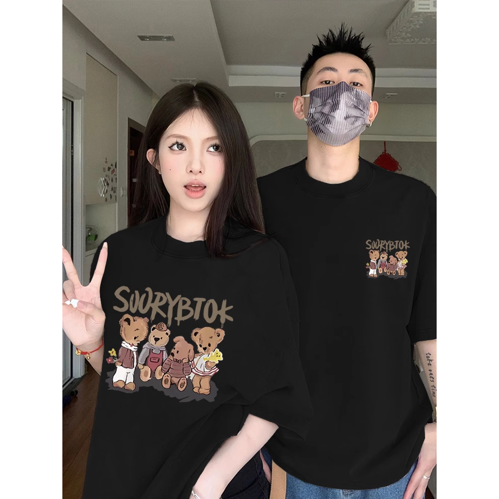 👕พร้อมส่ง🔥RARM เสื้อยืด เสื้อยืดคู่รัก รุ่นใหม่ฤดูร้อน 2025 คอกลม ผ้าฝ้ายแท้ พิมพ์ลาย"หมี"ลายการ์ตูน เสื้อแฟชั่น ไม่ร้อน t shirt นุ่มสบาย ใส่สบาย