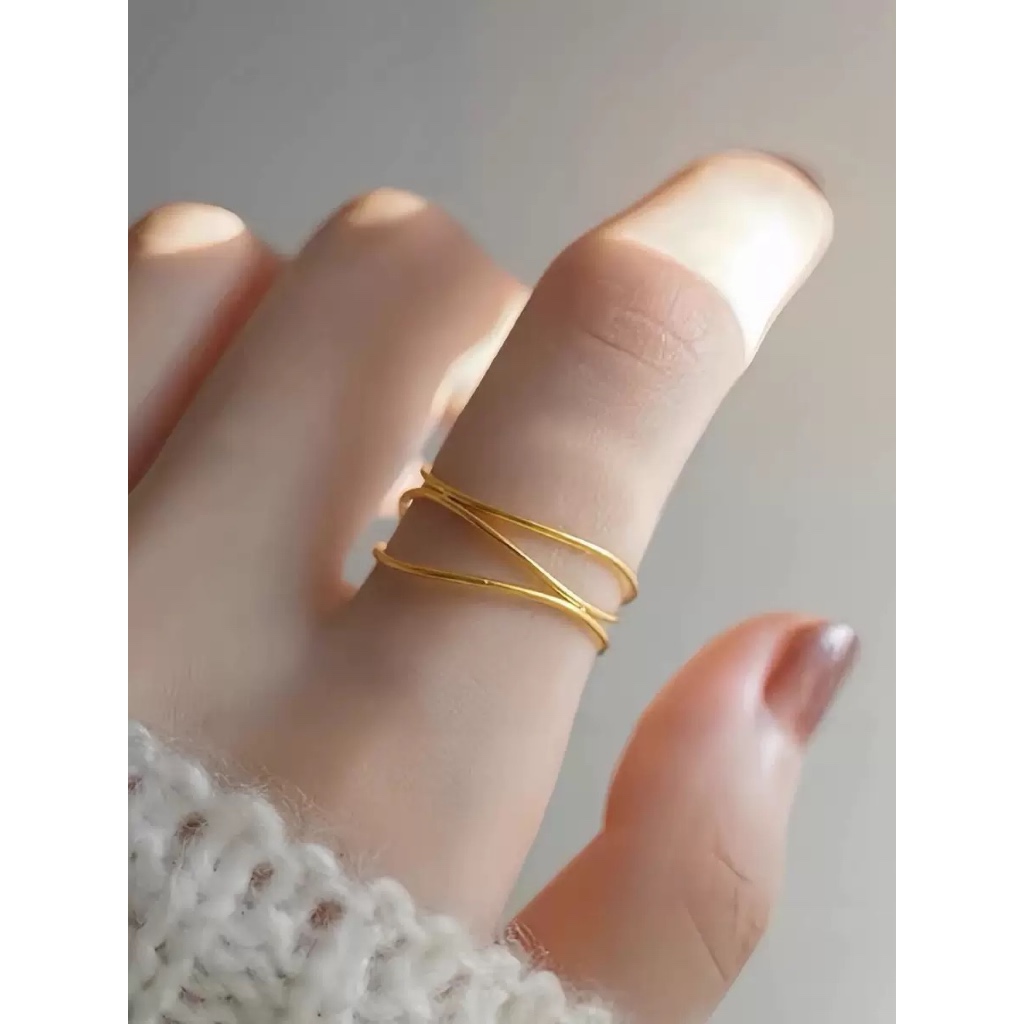 ญี่ปุ่นเกาหลีสไตล์ Minimalist Fine Line Cross แหวนเหล็กไทเทเนียมสีการเก็บรักษาแหวนรุ่น