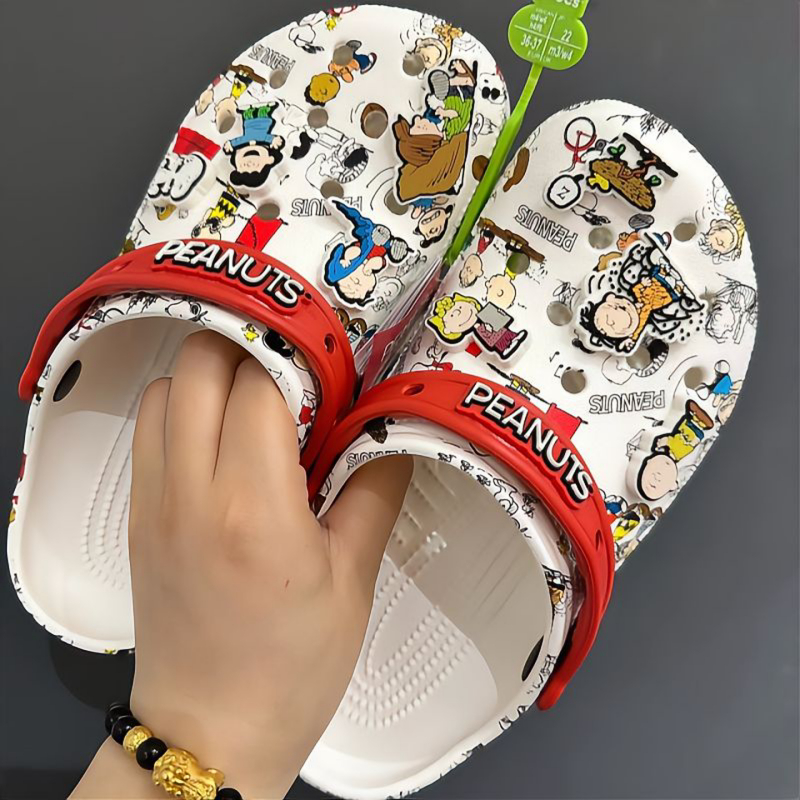 Crocs Peanuts Classic Clog รองเท้าหัวโตผู้หญิงผู้ชาย พื้นโฟมหนานุ่ม กันลื่น น้ำหนักเบา ใส่สบาย
