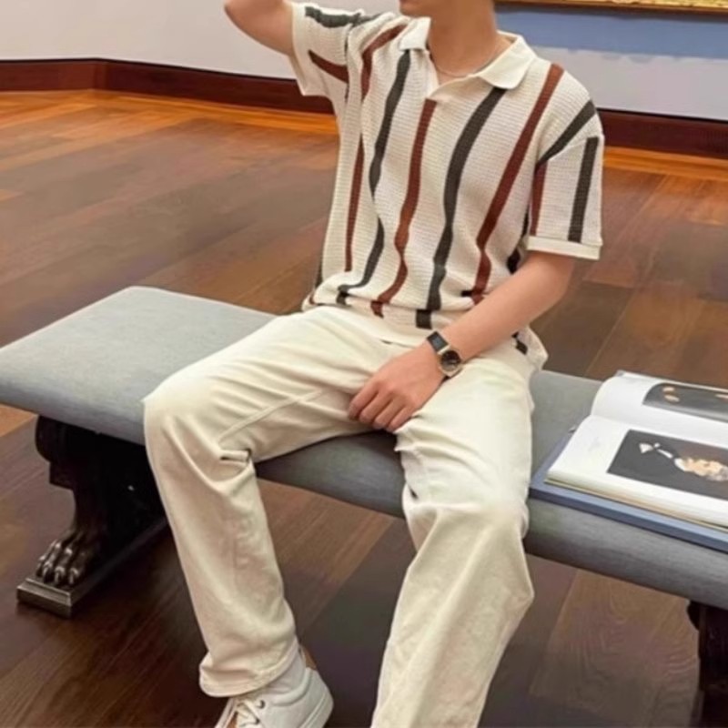 เวอร์ชั่นเกาหลีตาข่ายกลวงสีคมชัดลายเสื้อโปโลผู้ชายฤดูร้อนอินเทรนด์หลวมออกแบบลําลองถักเสื้อผ้าด้านบน