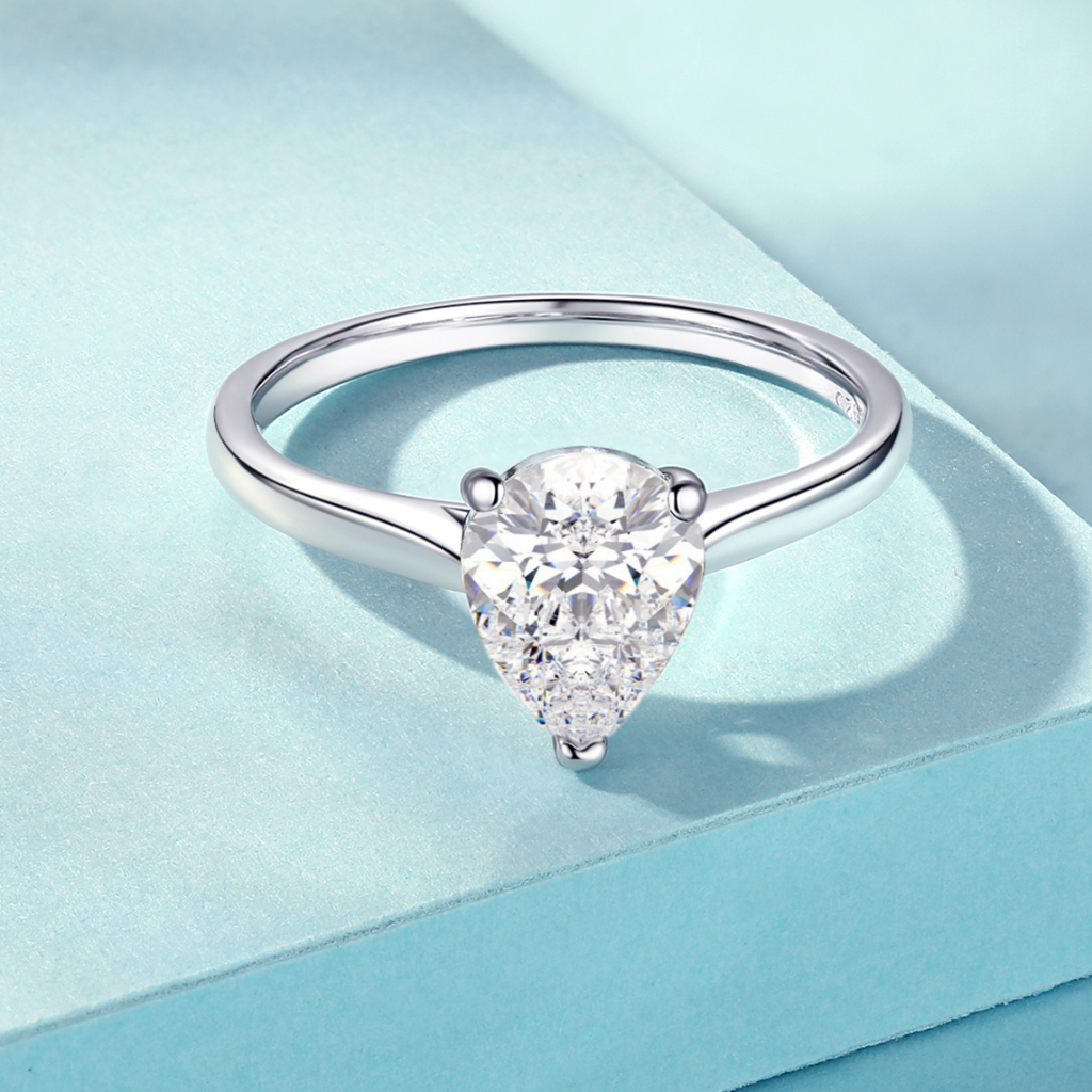 WKLQLQ 925 เงินสเตอร์ลิงรูปลูกแพร์ CZ แหวนคลาสสิกหรูหราแฟชั่น All-Match ของขวัญ Choice