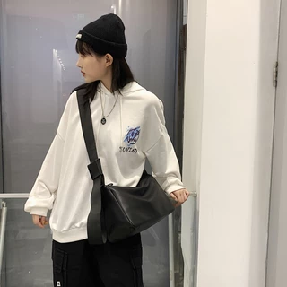 Vantro กระเป๋าสะพายข้าง ความจุมาก สีดำ ทำจาก PU ปรับความยาวได้ Crossbody Bag สไตล์ลำลอง สไตล์สตรีท รุ่นใหม่ปี 2025 ใช้ได้ทั้งชายและหญิง