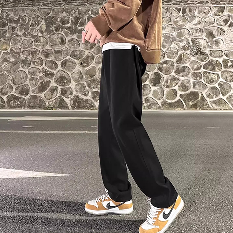 ✨ONO✨กางเกงยีนส์ผู้ชาย Retro baggy jeans กางเกงขายาวทรงตรงเอวสูงสำหรับผู้ชาย สวมใส่สบาย เอวยืดได้ ปรับขนาดเอวด้วยเชือก ผสมผสานแฟชั่นได้หลากหลาย สไตล์สตรีทแคชชวลสีน้ำเงิน/สีดำ 2025 (M-3XL)