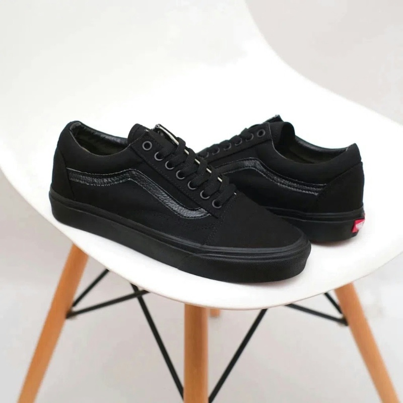 (จัดส่งที่รวดเร็ว) 🔥รองเท้าผ้าOld Skool สีดําบริสุทธิ์ รอเท้าผ้าใบ รองเท้าผ้าใบ สลิปออน รองเท้าผ้าใบ