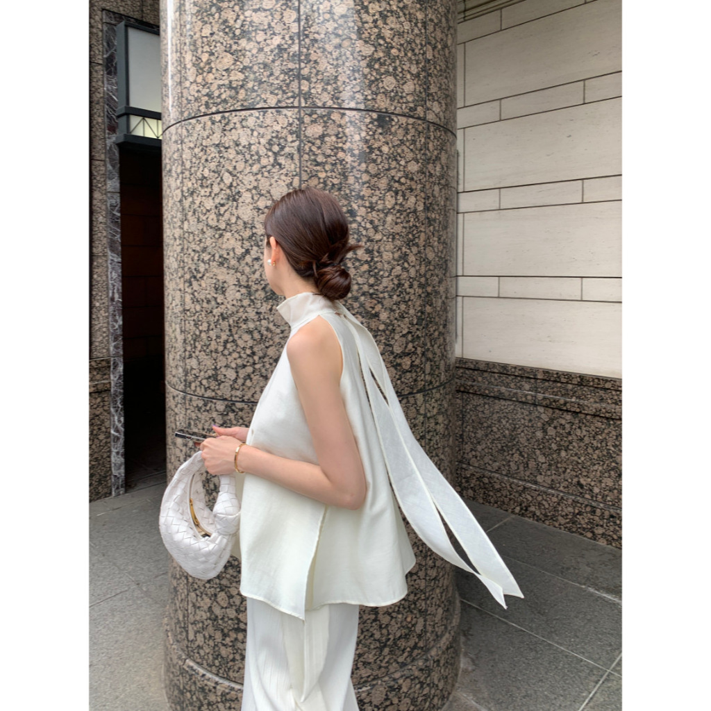 85687 แขนกุดหวานเรียบง่ายเสื้อผูกเชือก