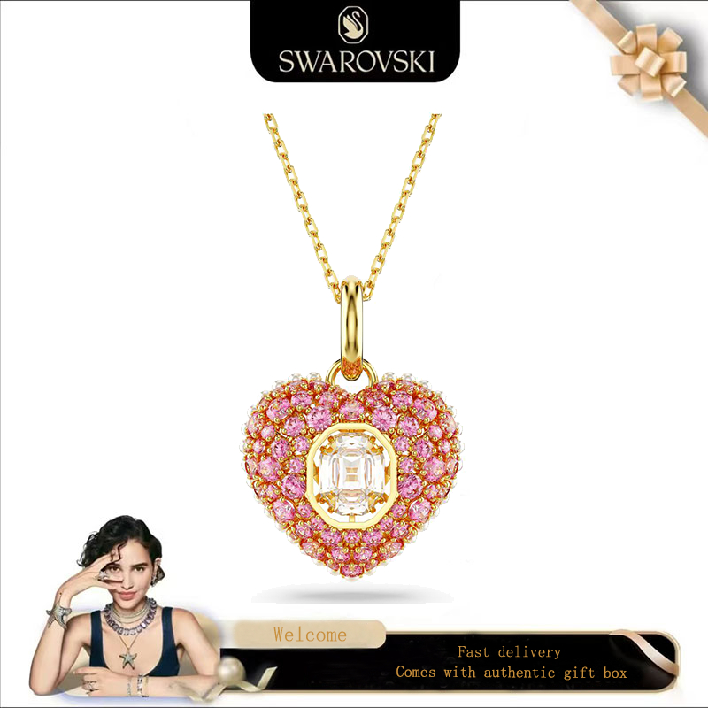 SWAROVSKI สวารอฟสกี้ (ใหม่) สร้อยคอแฟชั่นสุภาพสตรี ชุบทองแปดเหลี่ยมตัดคริสตัลมุกรูปหัวใจสีชมพูคริสตัลพลอยไฮเปอร์โบลาจี้สร้อยคอของขวัญวันวา