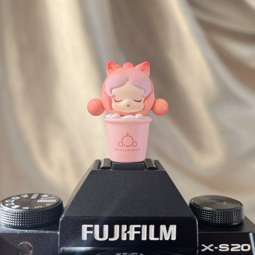 Taiwan Limited Milkshake Sp dimoo ของแท้ POPMART POPBEAN ฝาครอบรองเท้าร้อนกล้องการ์ตูนป้องกันฝุ่นเหมาะสําหรับ fujifilm และกล้องดิจิตอลอื่นๆ