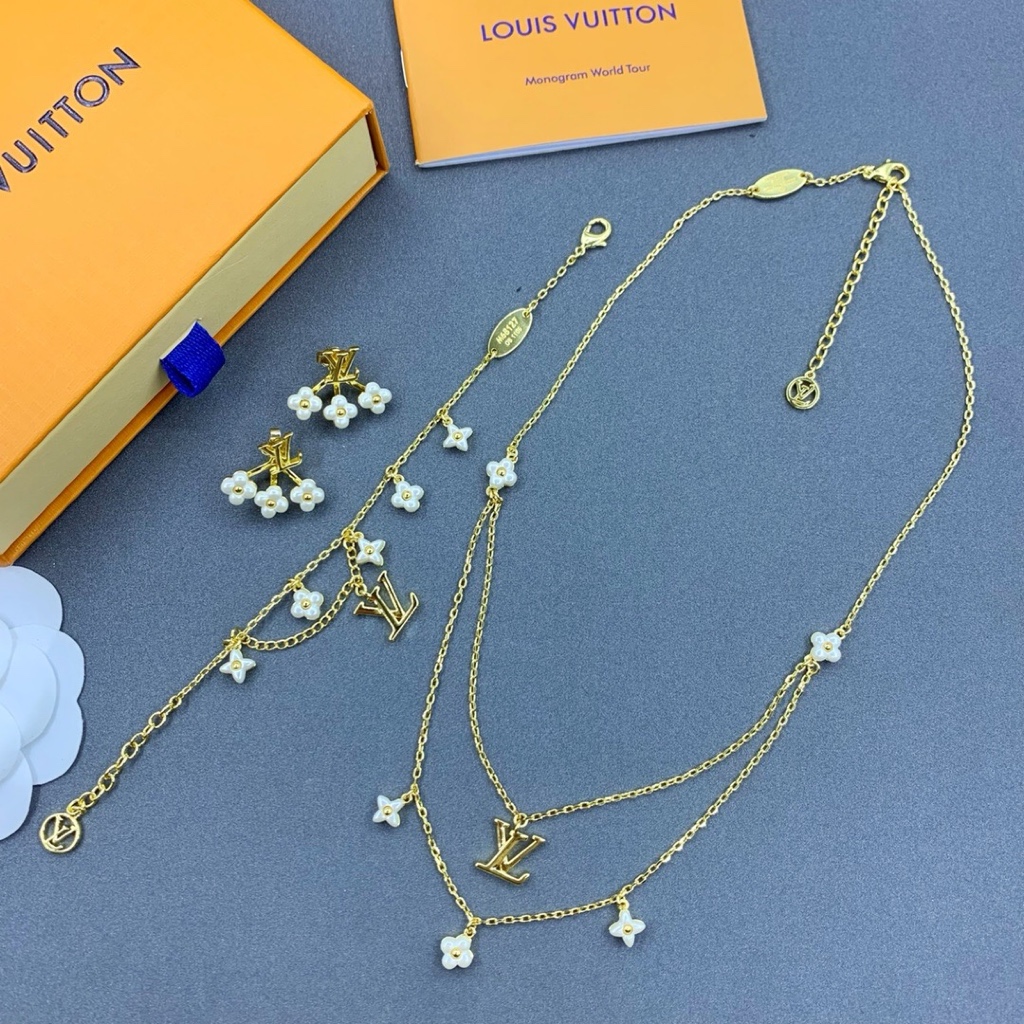 แบรนด์แฟชั่นล่าสุด ล’ส สไตล์ใหม่ของสร้อยข้อมือ/สร้อยคอ/ต่างหูเป็นวัสดุโลหะผสมมีเนื้อระดับไฮเอนด์และรับประกันคุณภาพ มีคุ้มที่จะต้องไว้ใจ