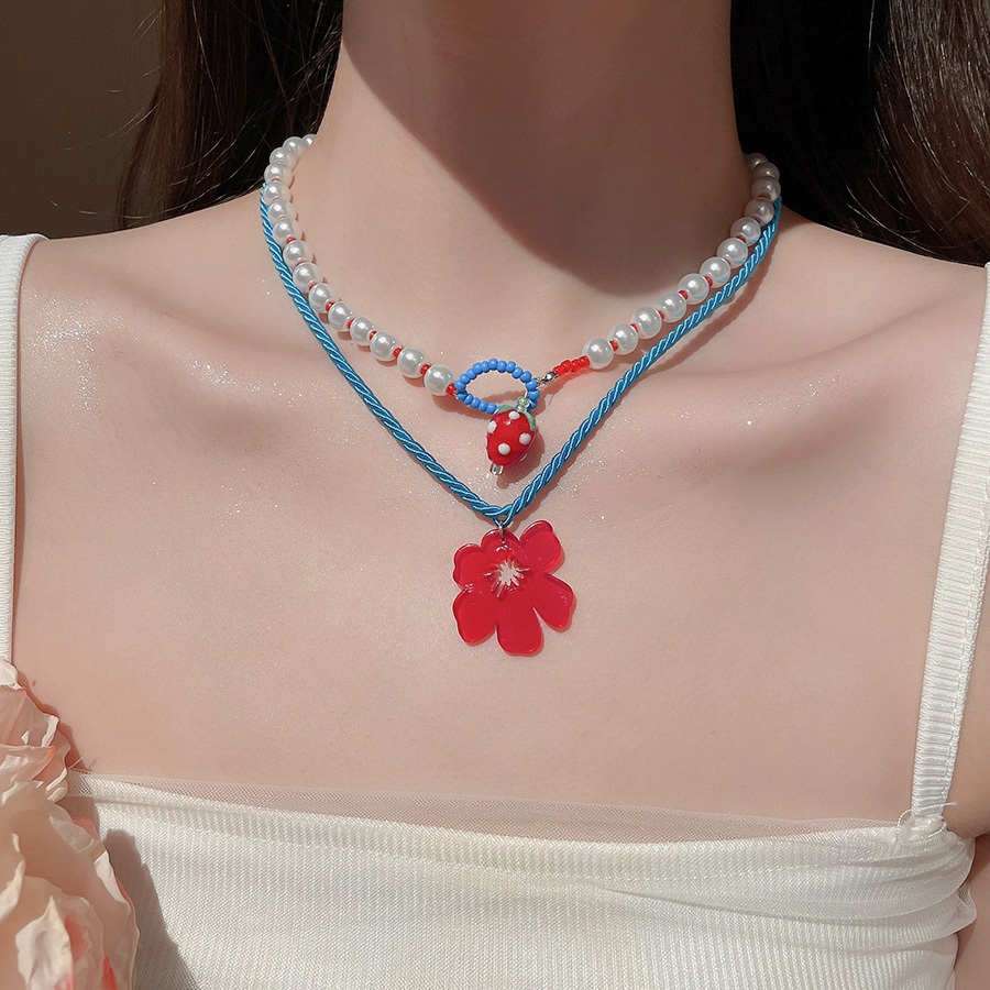 เดรช น้ํามันหยดสตรอเบอร์รี่ข้าวลูกปัดจี้สร้อยคอมุกใหม่อารมณ์หวานกระดูกไหปลาร้าโซ่ระดับไฮเอนด์เค้นคอสร้อยคอผู้หญิง