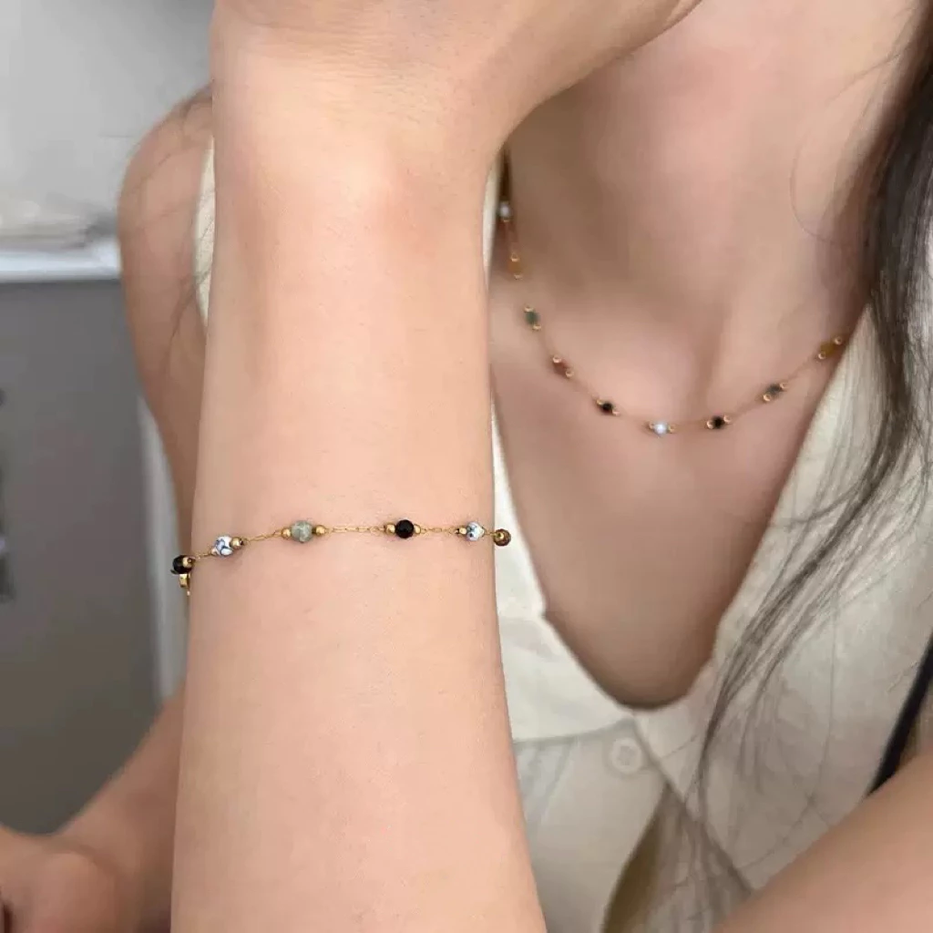 จากไทย 1วันถึง💕สไตล์ใหม่เย็บธรรมชาติ Spacer สร้อยข้อมือลูกปัดผู้หญิงสไตล์ Non-Fade High-End หรูหรา Niche สร้อยคอลูกปัด