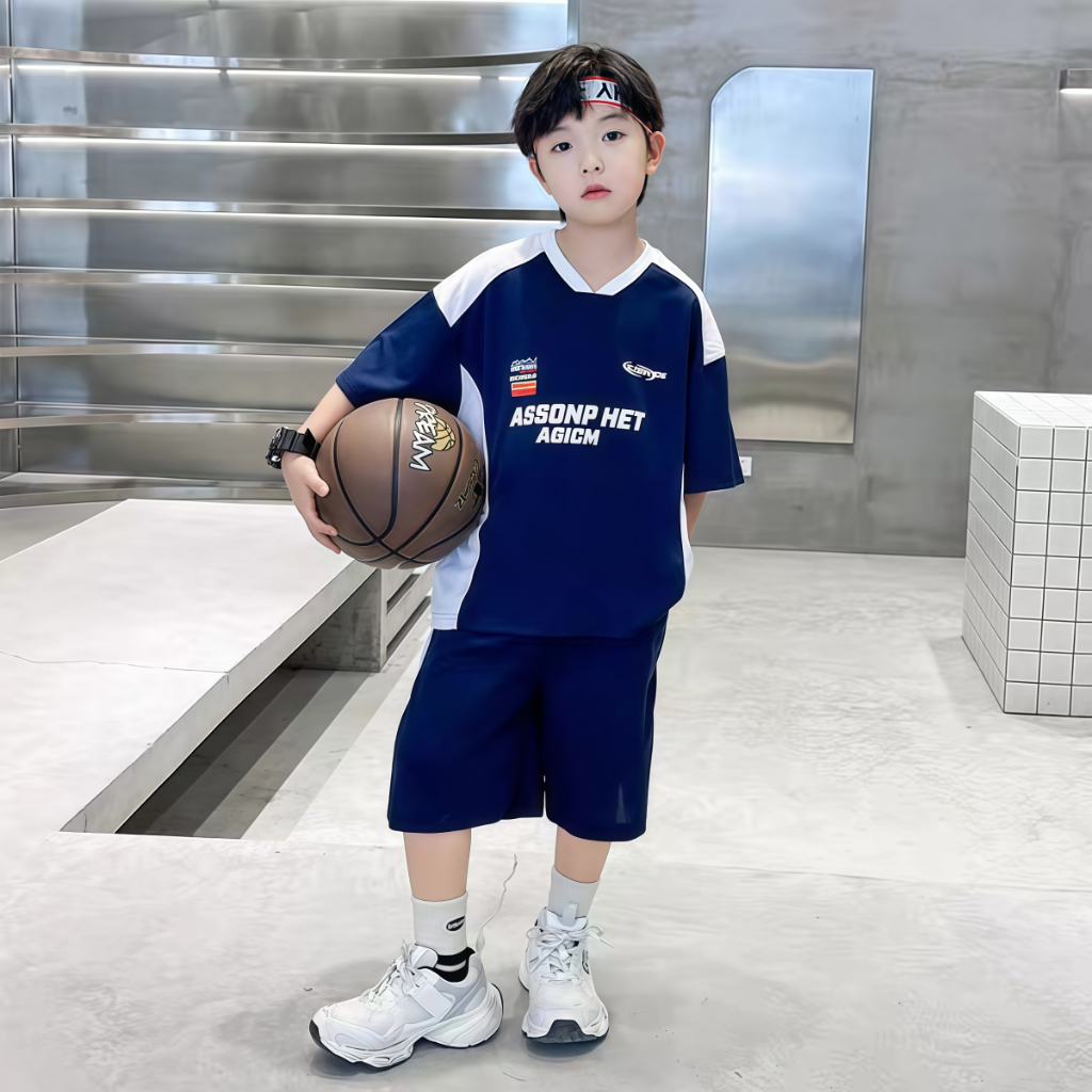 SweetKids พร้อมส่งจากกทม🌸ชุดเด็ก🍓ชุดกีฬาฤดูร้อนสําหรับเด็กผู้ชาย แห้งเร็ว การปิดกั้นสี คอวี คแขนสั้น+กางเกงขาสั้น คลองเลื่อย 2 ชิ้น - รูปที่ 2