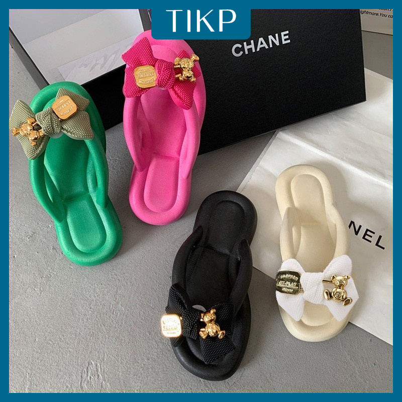 Tikp รองเท้าแตะพื้นนุ่ม ประดับโบว์ และหมีน่ารัก สไตล์เกาหลี น้ําหนักเบา สําหรับทุกเพศ Y1126