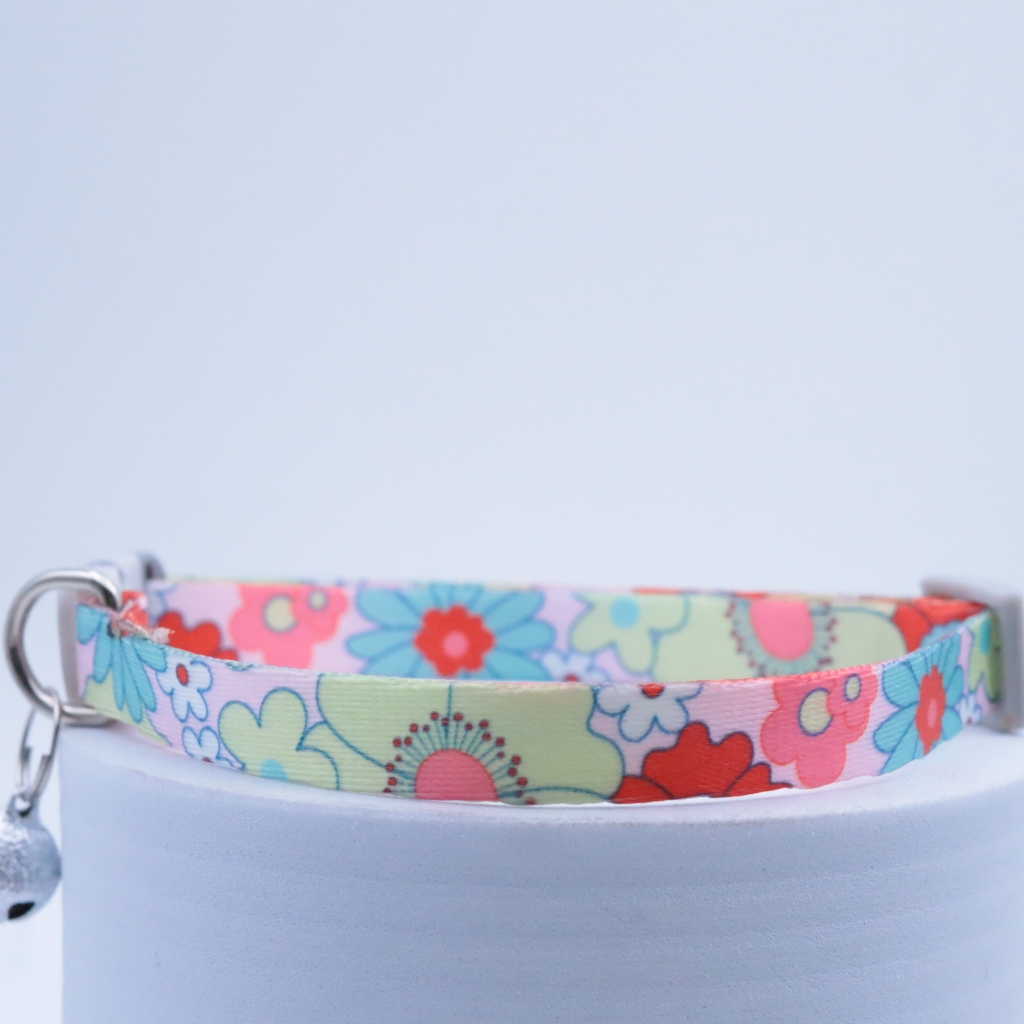 [แกะสลักฟรี] 16 สี ปลอกคอ รหัส แมวสัตว์เลี้ยงแบบกําหนดเองพร้อมกระดิ่ง อุ้งเท้าปรับได้ อุปกรณ์เสริมหัวเข็มขัดกระดูกพิมพ์ลายดอกเดซี่ - รูปที่ 5