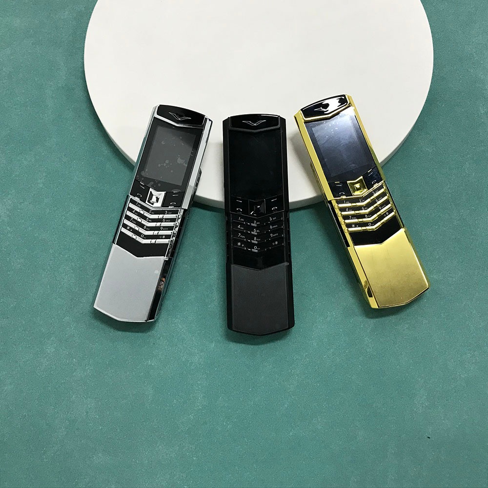 Classic CellPhone Slide V888 PRO หน้าจอ 2.4 นิ้ววิทยุ FM เครื่องเล่นวิดีโอ 1500mAh บลูทูธ Dual SIM 2