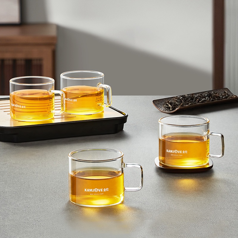 Kamjove 2025 ถ้วยน้ําแก้วทนความร้อนสไตล์ใหม่สีเทาโปร่งใสและคลาสสิกถ้วยชาโปร่งใสพร้อมที่จับ - รูปที่ 6