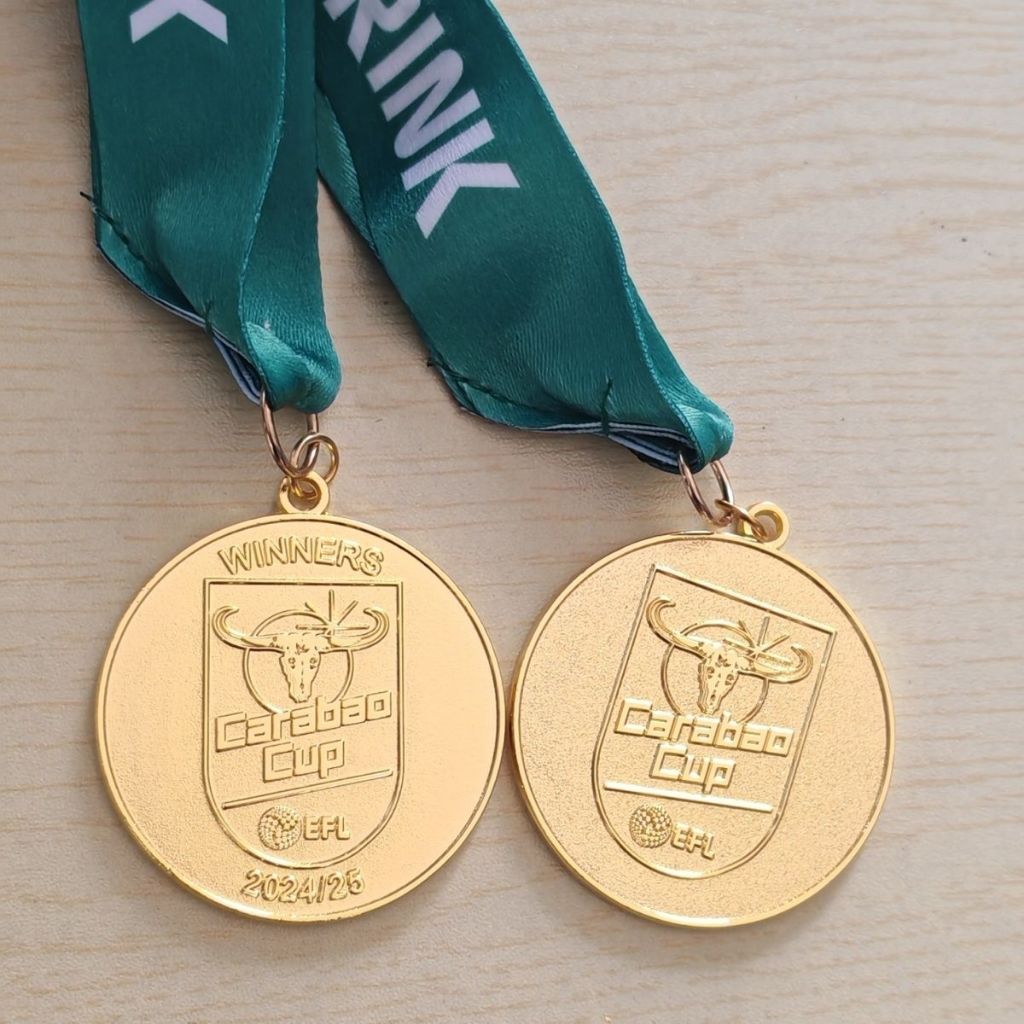 2025 EFL Carabao Cup Championship Medal Liverpool FC Fan Gift โมเดลจําลอง ของสะสมของที่ระลึกฟุตบอล