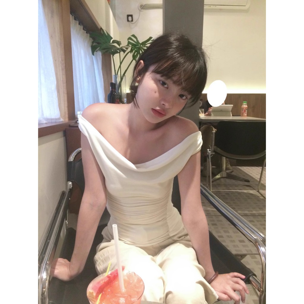 NZN เสื้อยืดสายเชือกแขวนคอสีขาวเรียบง่าย