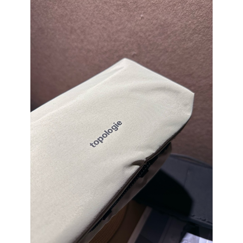 Topologie Bottle Sacoche Medium Sling Bag 2Color (รวมสายเชือก)