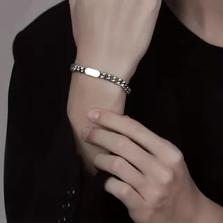ของขวัญรับปริญญา เหมียวลา สร้อยข้อมือที่กําหนดเองพร้อมชื่อแกะสลักคิวบาสร้อยข้อมือผู้ชายและผู้หญิงสร้อยข้อมือเหล็กไทเทเนียมไม่จางหายอุป