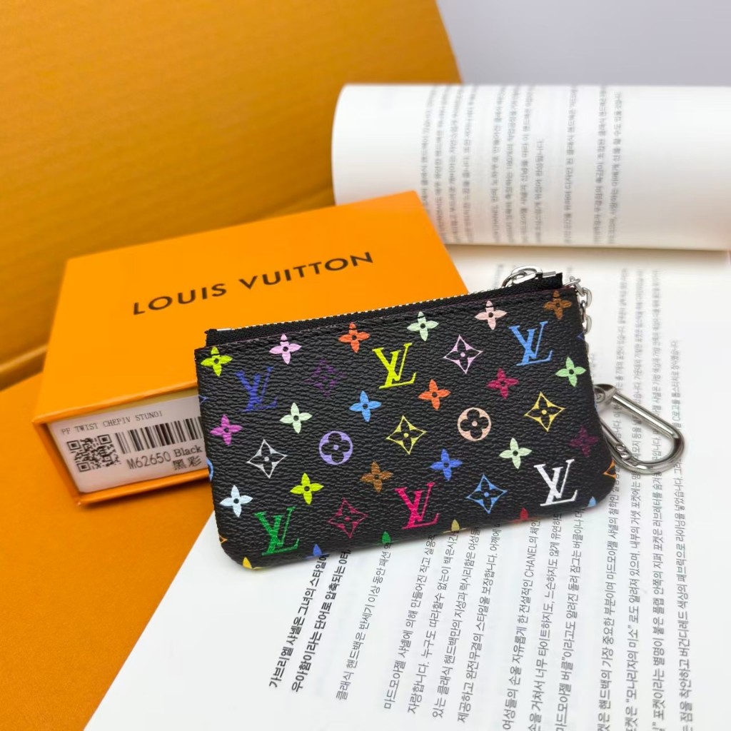 Box+stock  ใหม่หนัง keybag wallet series กระเป๋าใส่เหรียญ M62650