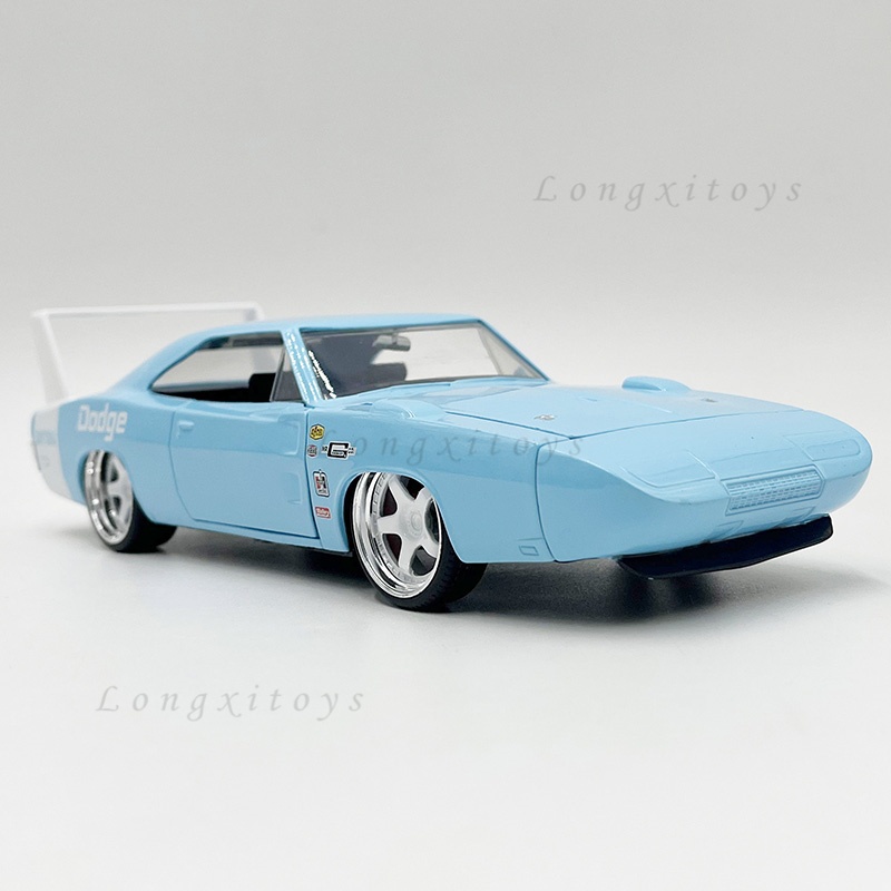 1:24 Jada รถDiecastรุ่นของเล่น 1969 Dodge Charger Daytona Miniature Replica