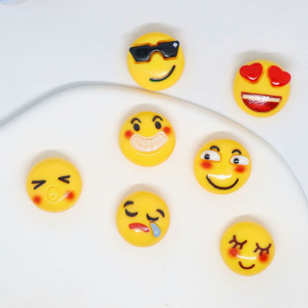 Diy Cave Shoes Resin Jibbitz Crocs Emoji Pack Series Charm Crocs Cute Crocs Button Shoe Flower