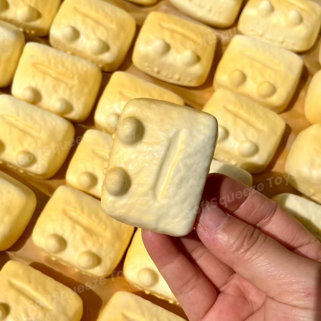 สกุชชี่มินิ ​​กระต่ายเค้กข้าวฟื้นตัวช้าของเล่นกดนุ่มของขวัญเล็กๆน้อยๆที่สวยหรู - รูปที่ 4