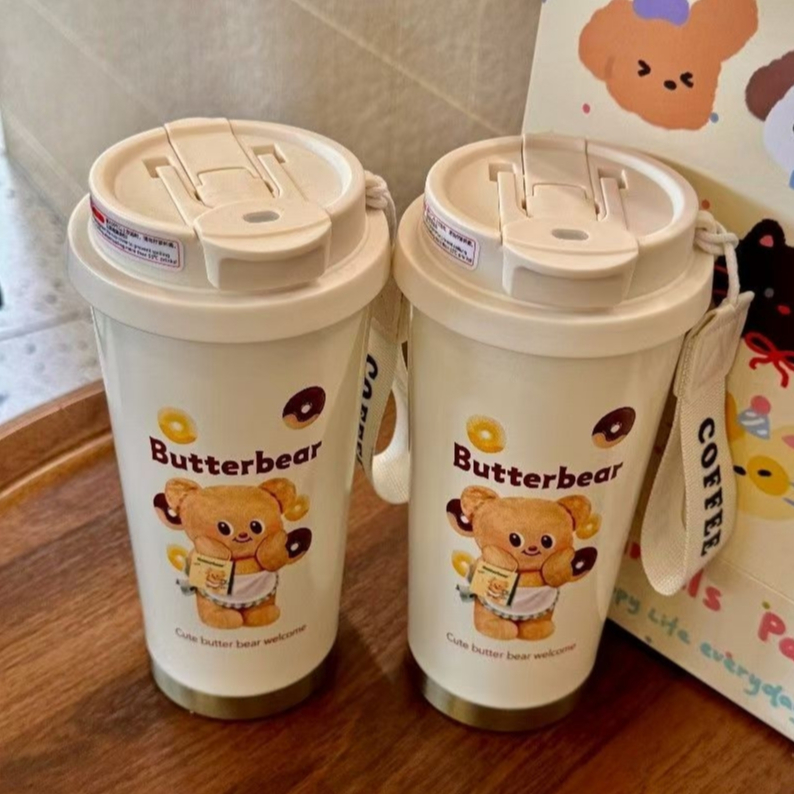 บริการจัดส่งในพื้นที่) xiao.Butter Bear Water Cup 500/1,000ml ถ้วยน้ําน่ารักความจุขนาดใหญ่ ถ้วยฟางพลาสติก - รูปที่ 2