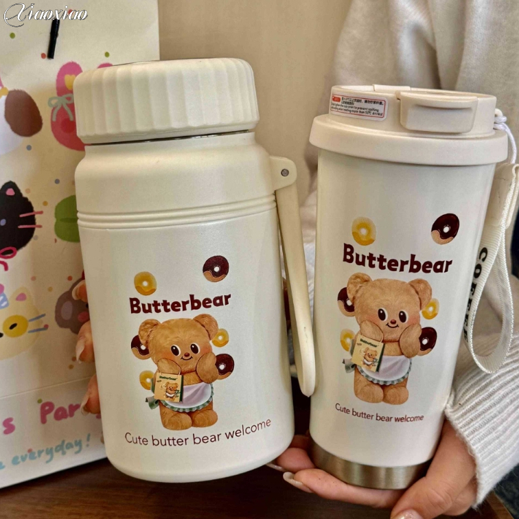 บริการจัดส่งในพื้นที่) xiao.Butter Bear Water Cup 500/1,000ml ถ้วยน้ําน่ารักความจุขนาดใหญ่ ถ้วยฟางพลาสติก