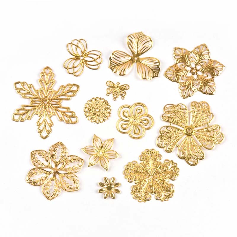 งานฝีมือโลหะ Golden Filigree Leaves Wraps ดอกไม้ตัวเชื่อมต่อจี้สําหรับ DIY ผลการค้นหาเครื่องประดับสมุดภาพ YKL0910