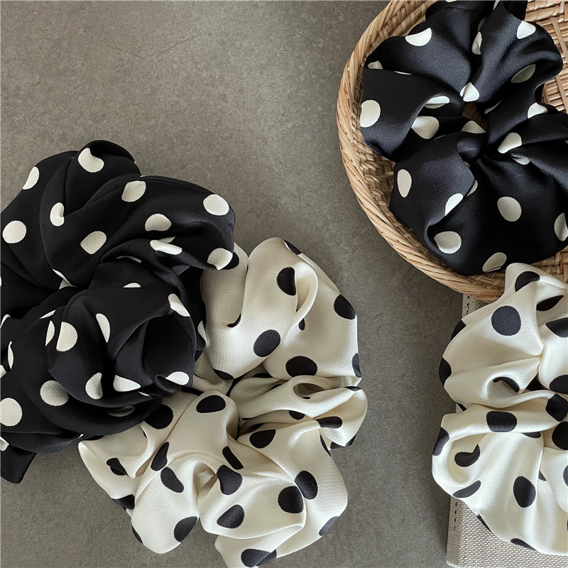 คุณภาพ Elegant Scrunchies ซาตินแฟชั่นสีดําสีขาว Wave Point ผม Tie ผู้หญิงสาวแฟชั่นอุปกรณ์เสริม Pony Tail ผม Band