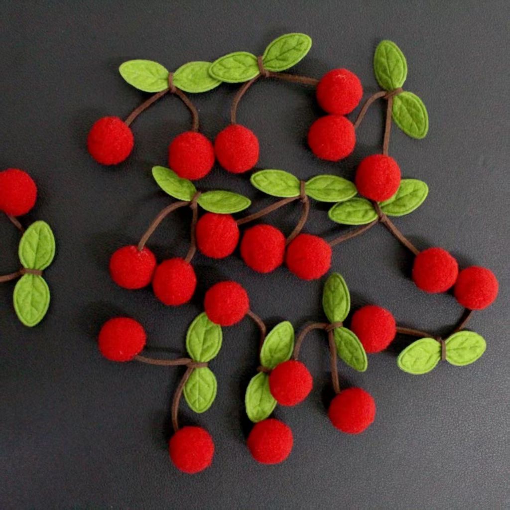 10 ชิ้นสีแดงเชอร์รี่แพทช์ผ้าสําหรับเสื้อผ้ากระเป๋าหมวกตกแต่ง DIY Applique