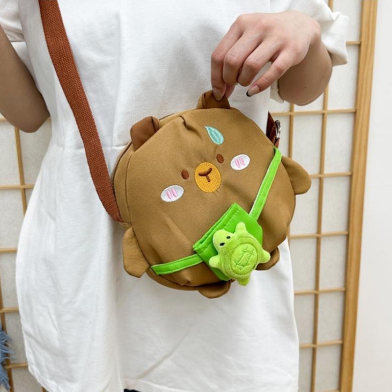 ^N^ ตุ๊กตาน่ารัก Capibala Capybara ความจุขนาดใหญ่การ์ตูนไหล่ Messenger กระเป๋าแบบพกพา Commug กระเป๋าถือ {T}