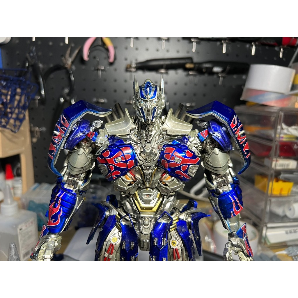 Weekend Workshop MF004/Threezero dlx KNIGHT OPTIMUS PRIME ไฟตากลวง + การปรับเปลี่ยนชุดเกราะไหล่