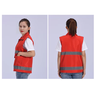 เสื้อกั๊กสะท้อนแสงสำหรับงานอาสาสมัคร พลิกได้ ออกแบบเพื่อมองเห็นได้ง่ายในยามค่ำคืน มีกระเป๋าเยอะและมีแผ่นรองภายใน