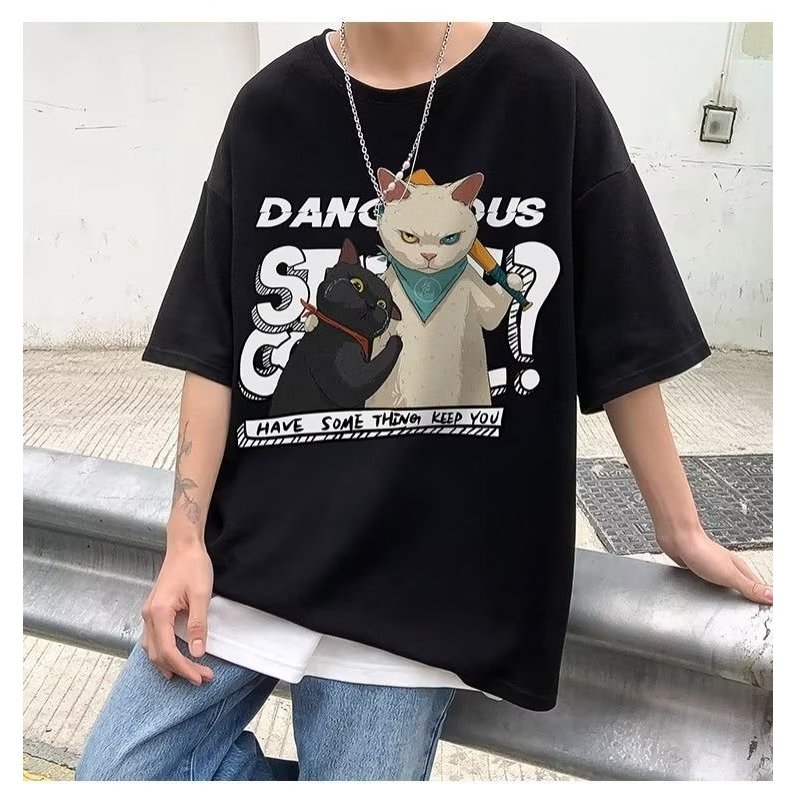 เสื้อยืดคอกลมแขนสั้นพิมพ์ลายตัวอักษรสไตล์ญี่ปุ่นสําหรับผู้ชาย