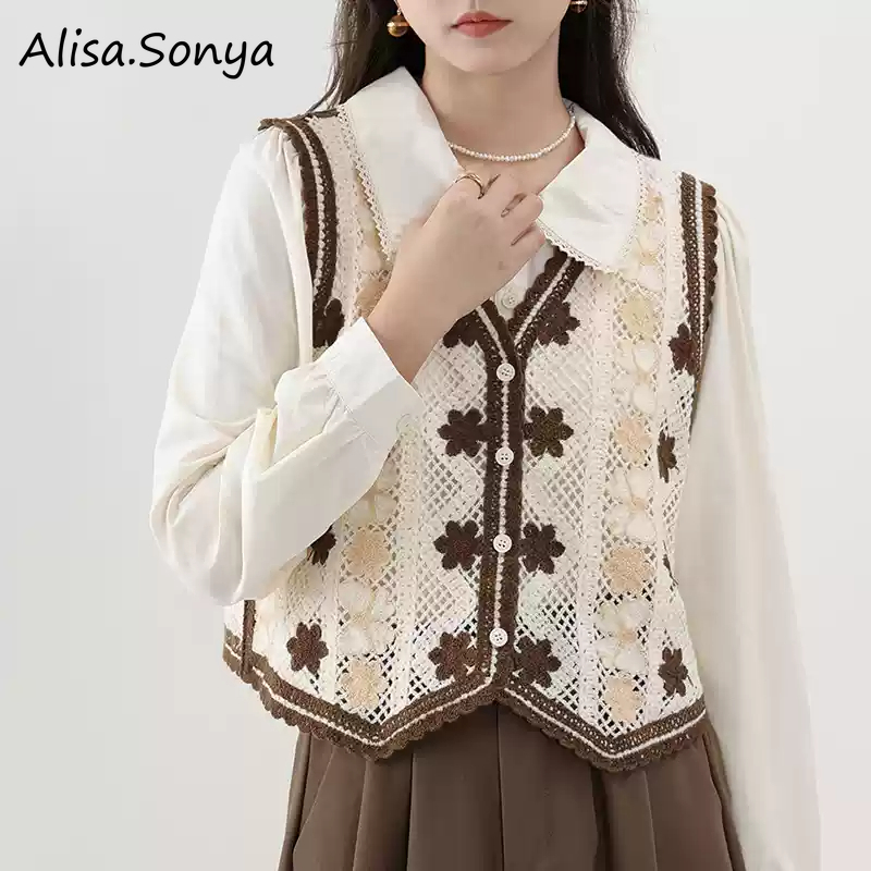 Alisa.Sonya เสื้อกั๊กไหมพรม คอวี ไม่มีแขน ลายดอกไม้ ติดกระดุม แบบถัก ผู้หญิง 24AS1247