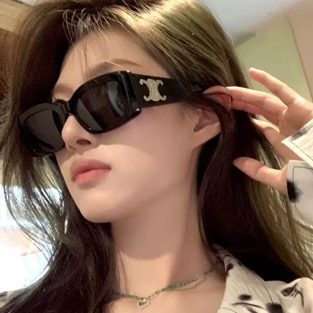 แว่นกันแดดย้อนยุคแว่นตาระดับไฮเอนด์ของผู้หญิงหน้าใหญ่สแควร์หน้ากลมริมทะเลครีมกันแดดแว่นกันแดด
