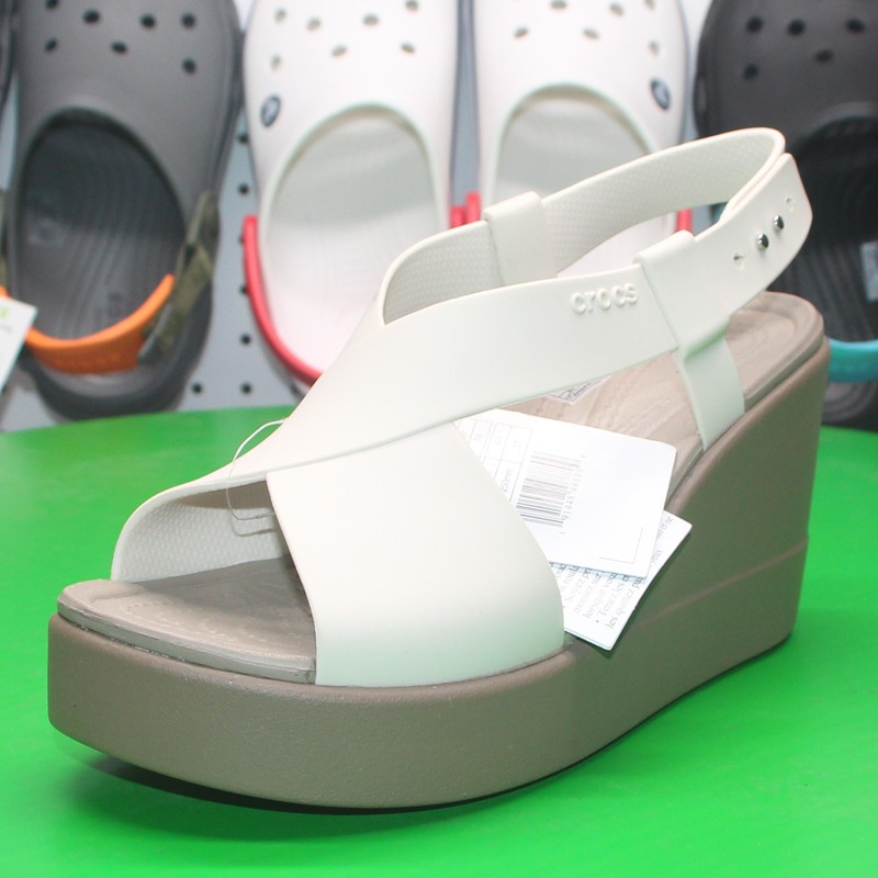 ต้นฉบับ 100% crocs ผู้หญิงรองเท้าแตะรองเท้าขนาดใหญ่ 206222