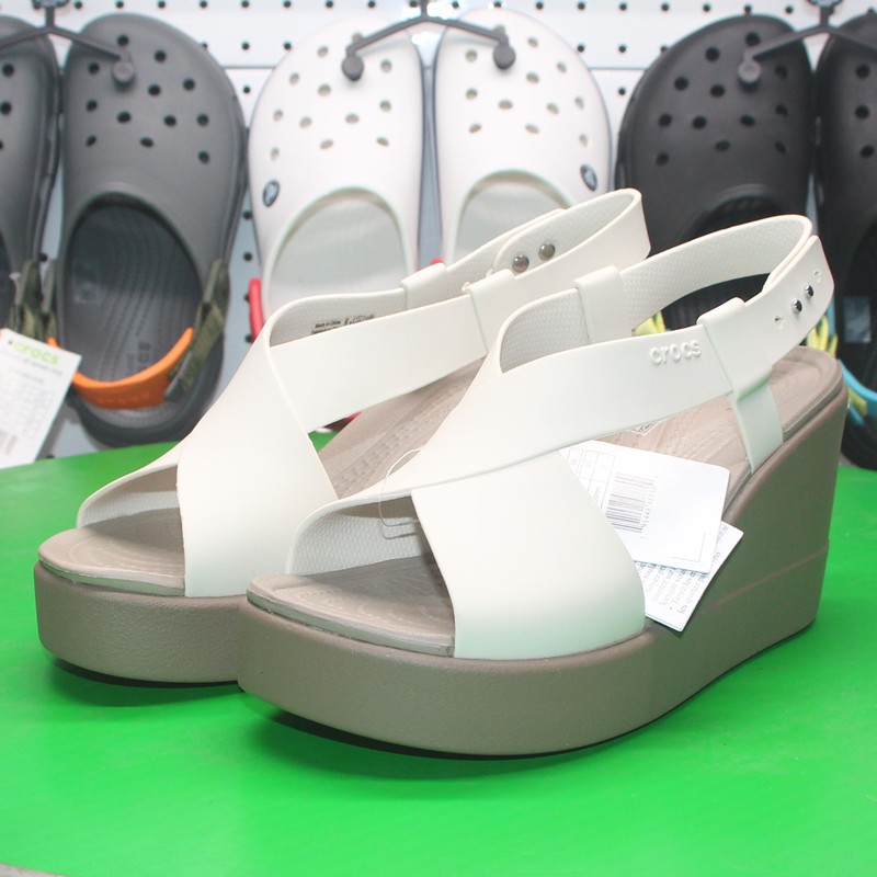 ต้นฉบับ 100% crocs ผู้หญิงรองเท้าแตะรองเท้าขนาดใหญ่ 206222