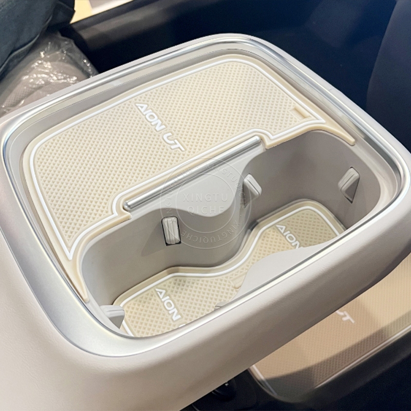เหมาะสำหรับ 2025 AION UT Central Controlไร้สายชาร์จแผ่นป้องกันภายในที่เก็บข้อมูลPadโทรศัพท์มือถือPad Anti-SLIP PadซิลิโคนCoasterอุปกรณ์เสริมในรถยนต์ ราคา ถูกที่สุด ดีลบีเคเค แกลเลอรีภาพที่ 5