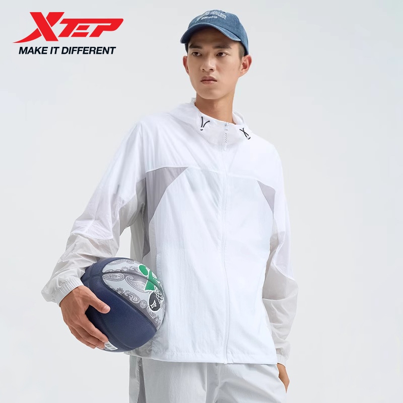 【xtep】เสื้อผ้าป้องกันแสงแดดผู้ชายแจ็คเก็ตทอใหม่กีฬากลางแจ้ง