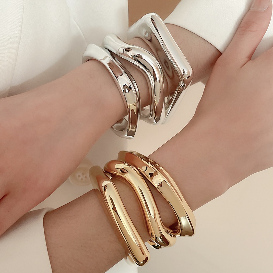 เรขาคณิตผิดปกติเรียบเปิดสร้อยข้อมือแฟชั่นโอ้อวดลมเย็นสร้อยข้อมือบุคลิกภาพซอกเครื่องประดับมือขายส่ง