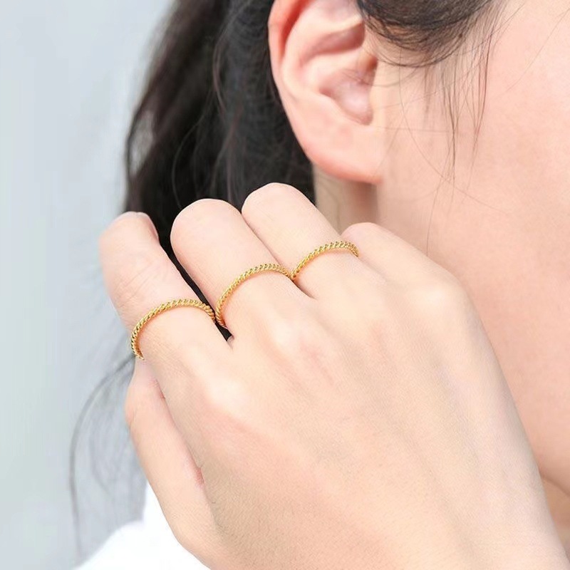 Ht ไทเทเนียมเหล็กเกลียวรูปแบบบิดแหวนหญิงที่เรียบง่ายธรรมดาแหวนสแตนเลสร่วมแหวน