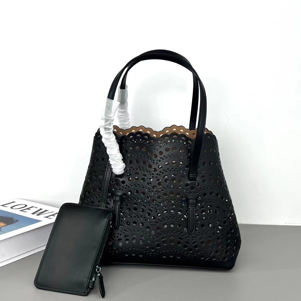 [กล่องบรรจุภัณฑ์ดั้งเดิม] Alaia MINA 25 Vienna Wave สายสะพายไหล่ถอดได้ Lambskin Tote Bag กระเป๋าช้อป